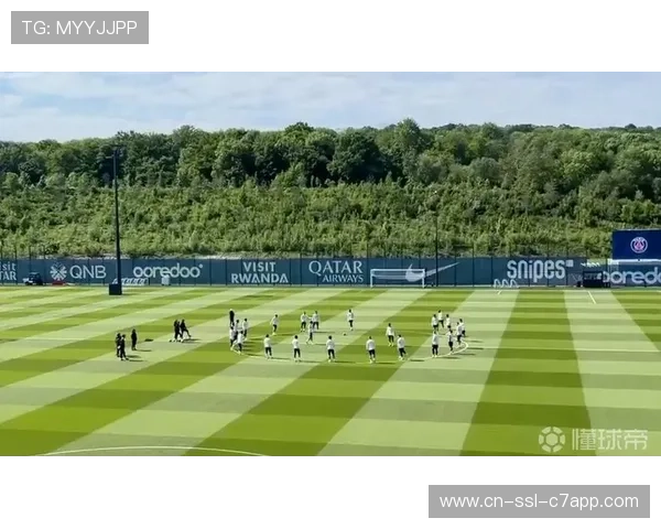 巴黎圣日耳曼新项目推进：坎波斯强调青训与恩里克执教理念，重塑俱乐部未来